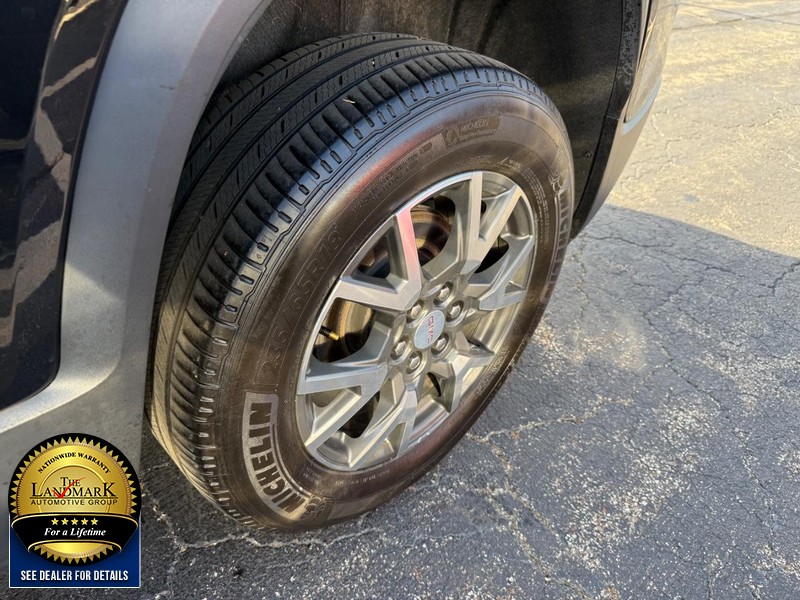 GMC Acadia Vehicle Full-screen Gallery Image 22