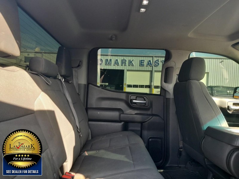 Chevrolet Silverado 1500 Vehicle Full-screen Gallery Image 14