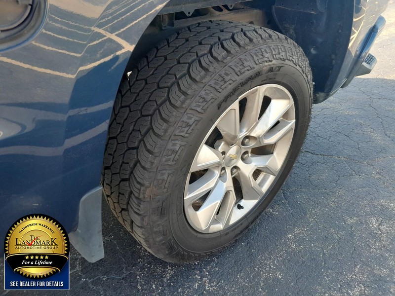 Chevrolet Silverado 1500 Vehicle Full-screen Gallery Image 19