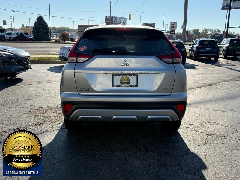 Mitsubishi Eclipse Cross Vehicle Full-screen Gallery Image 7