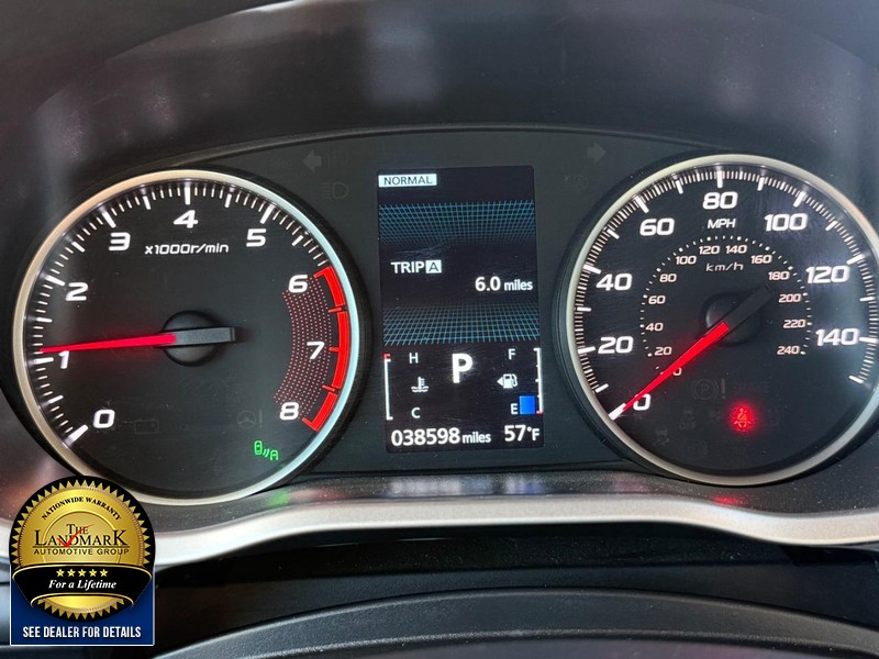 Mitsubishi Eclipse Cross Vehicle Full-screen Gallery Image 12