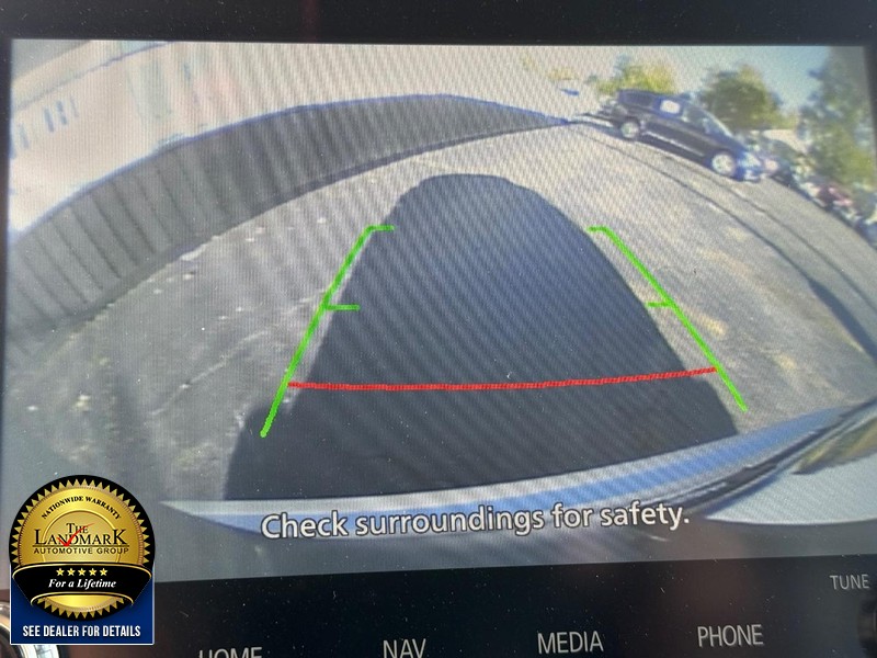 Mitsubishi Eclipse Cross Vehicle Full-screen Gallery Image 13