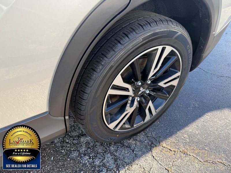 Mitsubishi Eclipse Cross Vehicle Full-screen Gallery Image 21