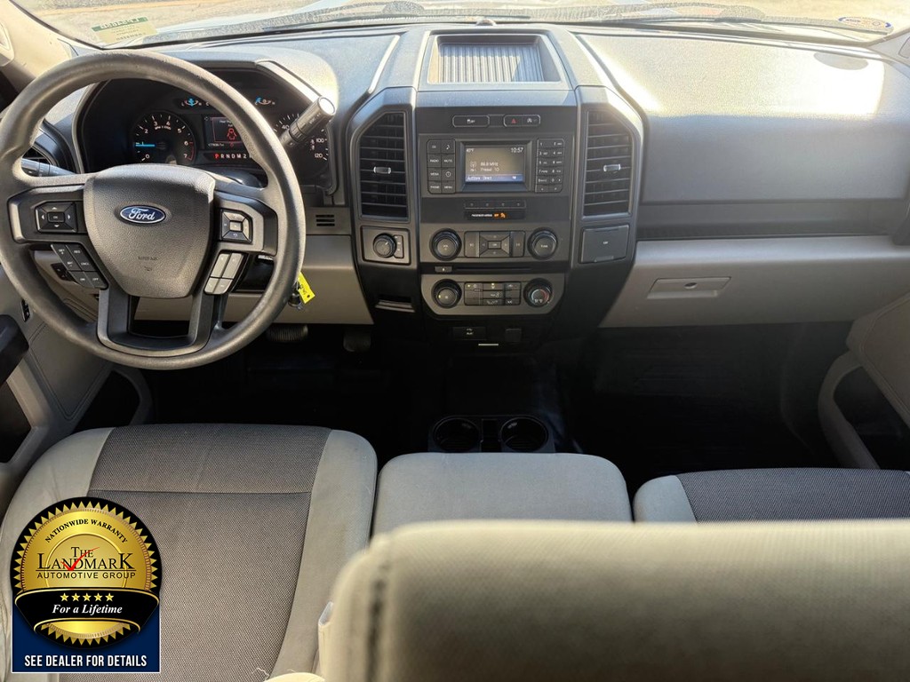 Ford F-150 Vehicle Full-screen Gallery Image 15