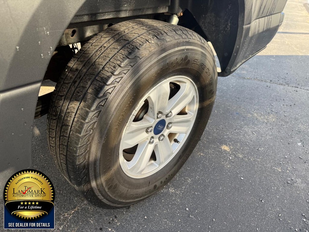 Ford F-150 Vehicle Full-screen Gallery Image 19