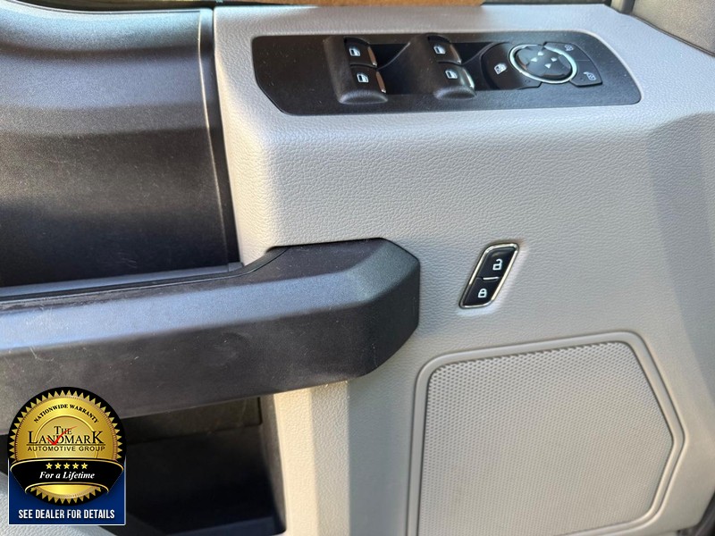 Ford F-150 Vehicle Full-screen Gallery Image 8