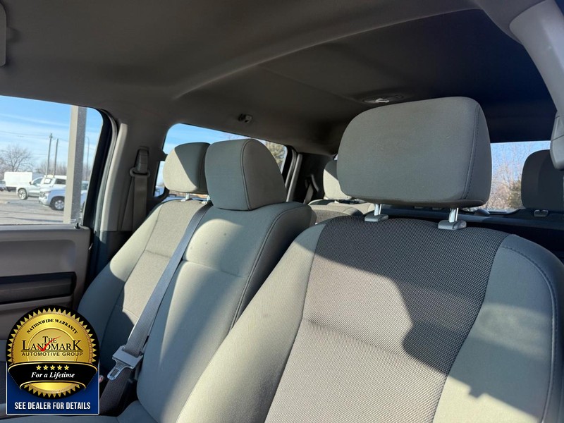 Ford F-150 Vehicle Full-screen Gallery Image 9