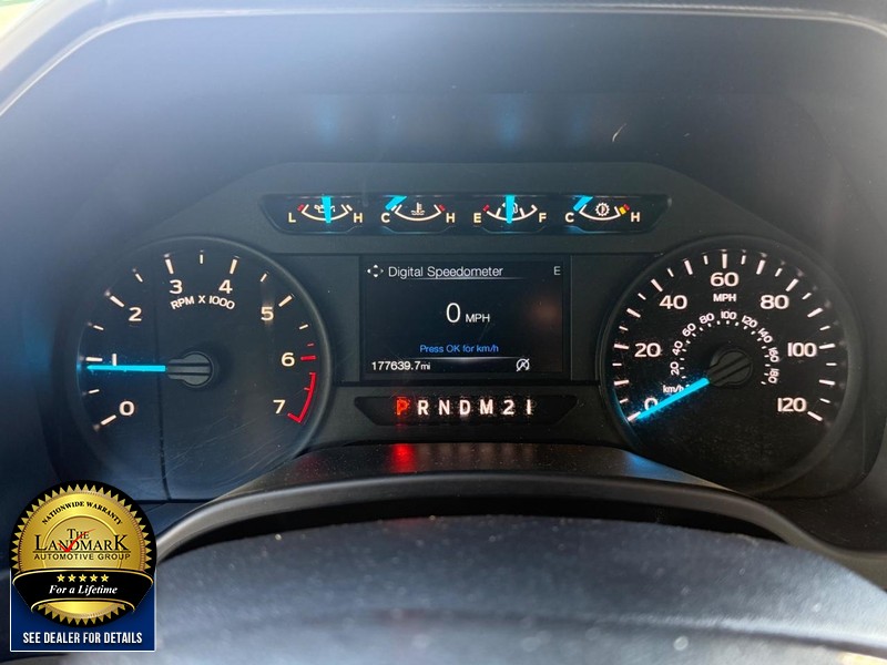 Ford F-150 Vehicle Full-screen Gallery Image 12