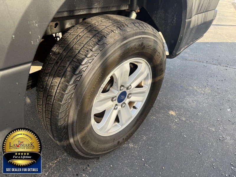 Ford F-150 Vehicle Full-screen Gallery Image 19