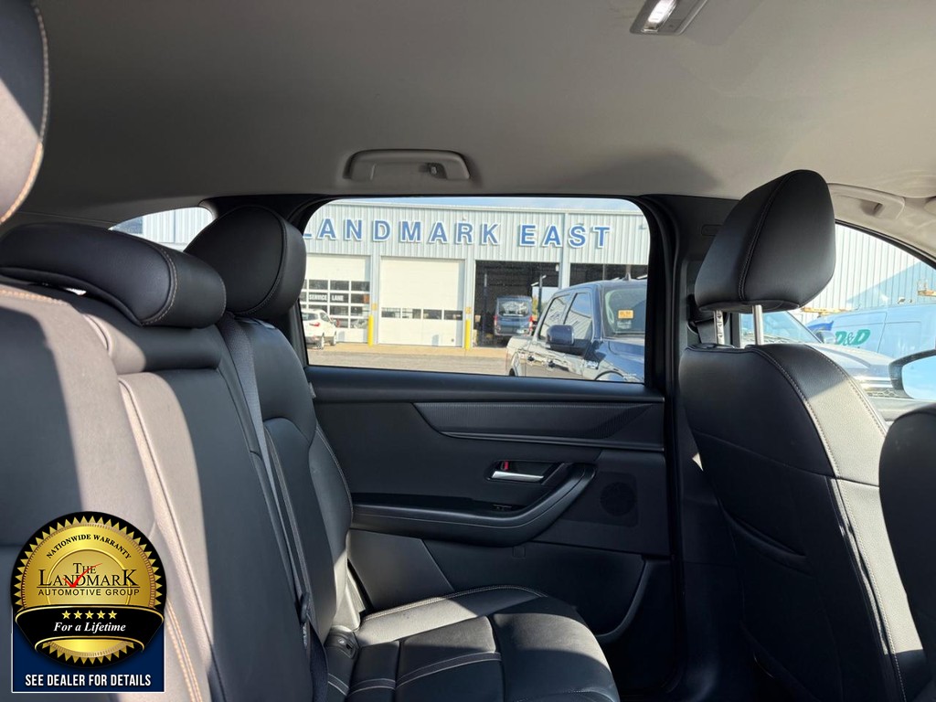 Mazda CX-90 Vehicle Full-screen Gallery Image 14