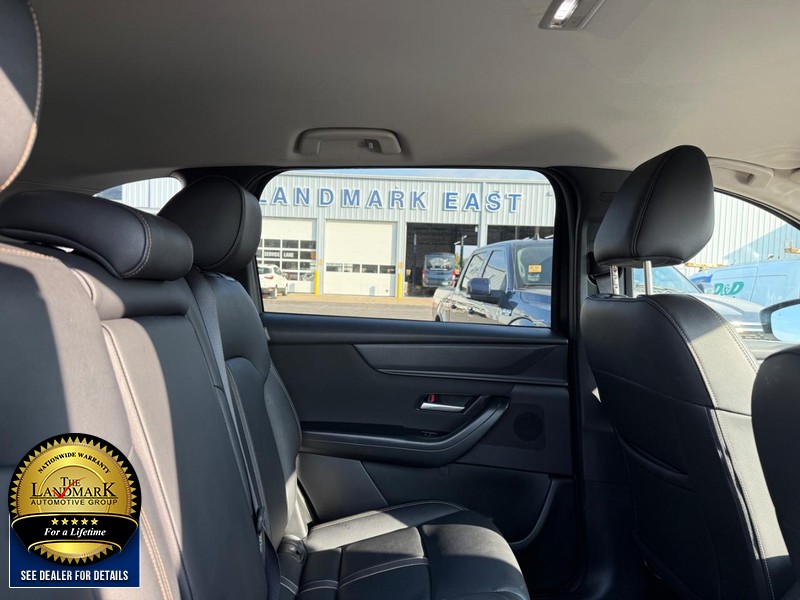 Mazda CX-90 Vehicle Full-screen Gallery Image 14