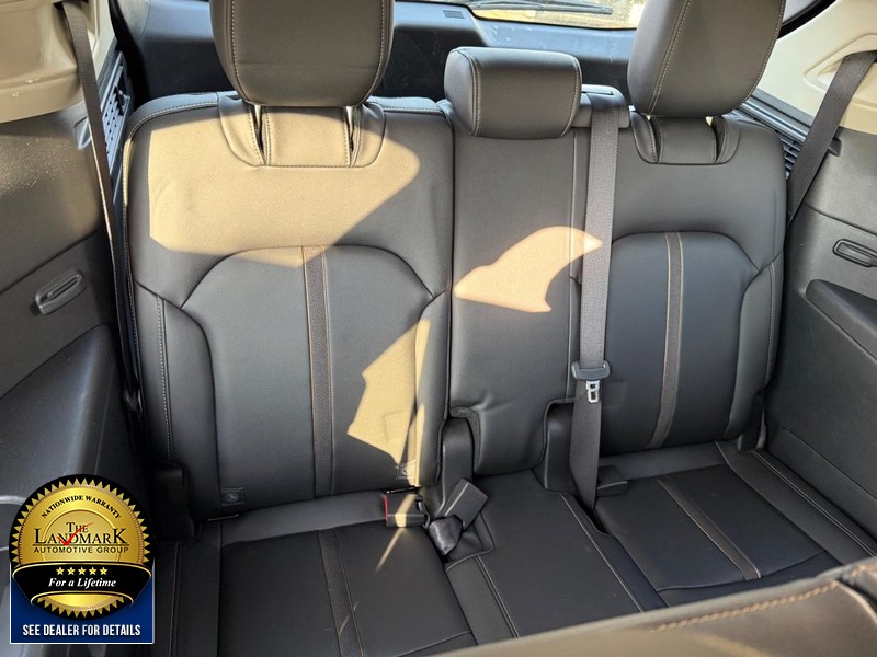 Mazda CX-90 Vehicle Full-screen Gallery Image 16