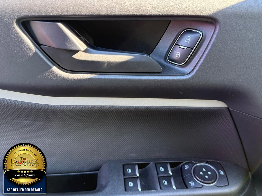 Ford Bronco Sport Vehicle Full-screen Gallery Image 08