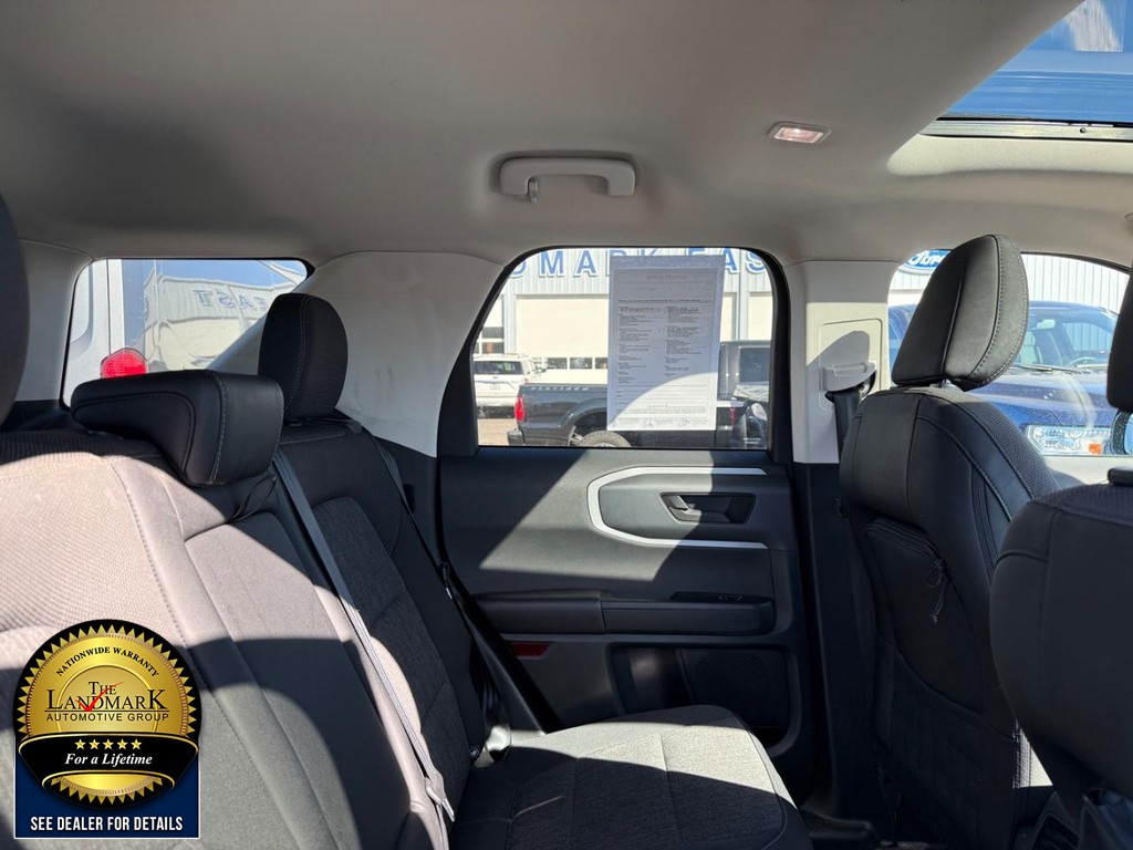 Ford Bronco Sport Vehicle Full-screen Gallery Image 16