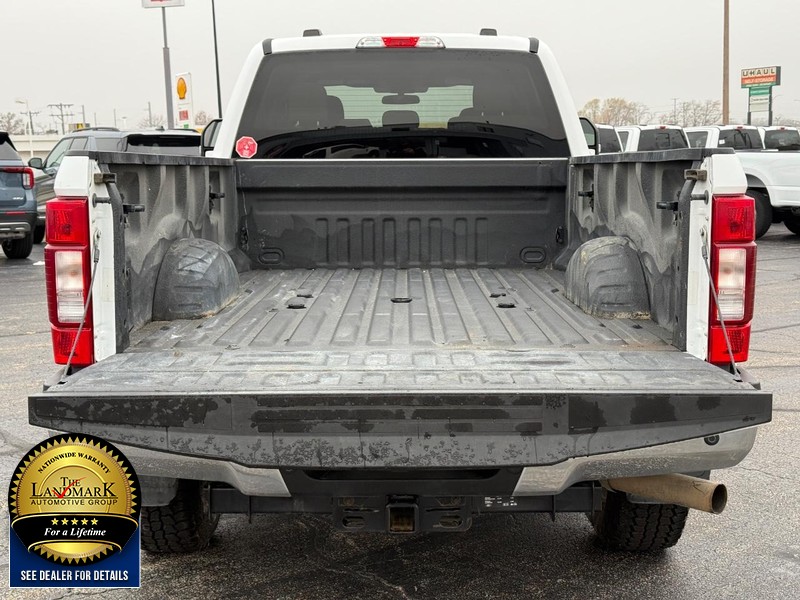 Ford Super Duty F-250 SRW Vehicle Full-screen Gallery Image 6