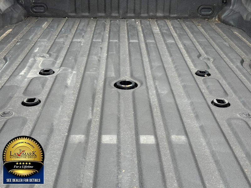 Ford Super Duty F-250 SRW Vehicle Full-screen Gallery Image 7