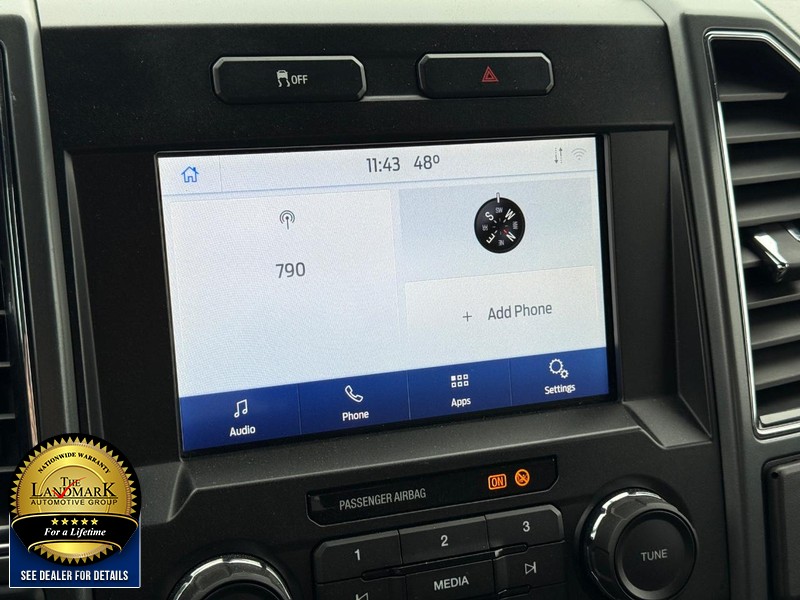 Ford Super Duty F-250 SRW Vehicle Full-screen Gallery Image 18