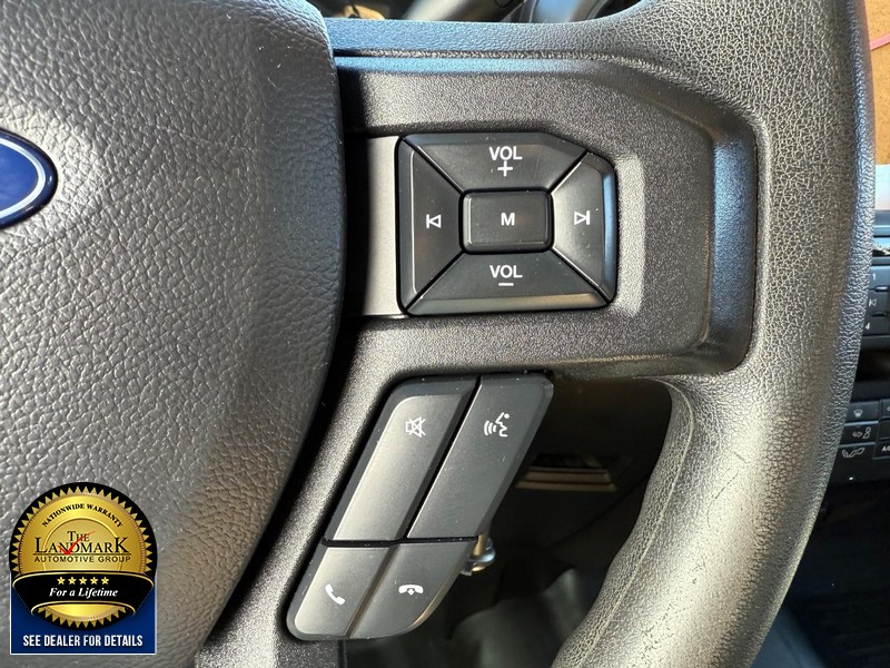 Ford F-150 Vehicle Full-screen Gallery Image 11