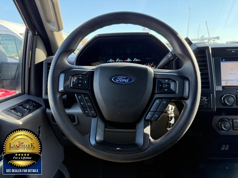 Ford F-150 Vehicle Full-screen Gallery Image 16