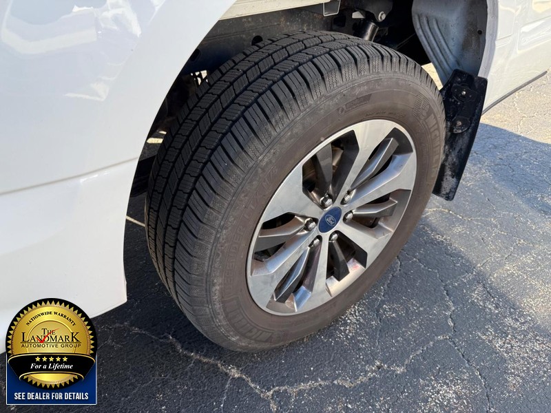 Ford F-150 Vehicle Full-screen Gallery Image 19