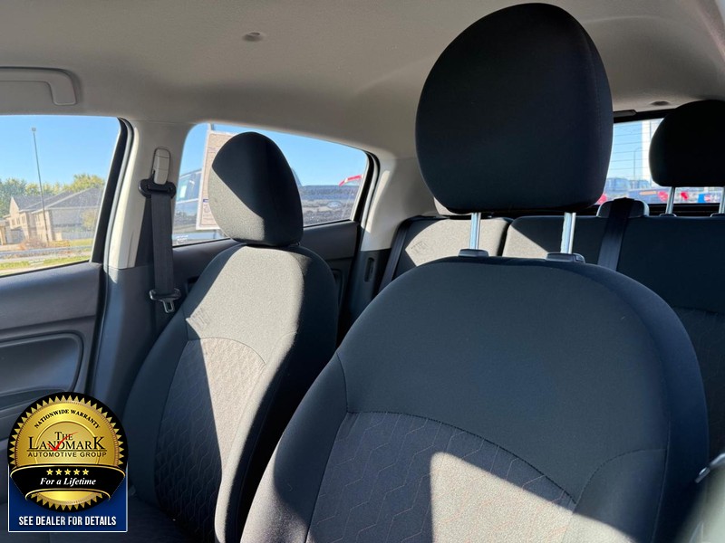 Mitsubishi Mirage Vehicle Full-screen Gallery Image 09