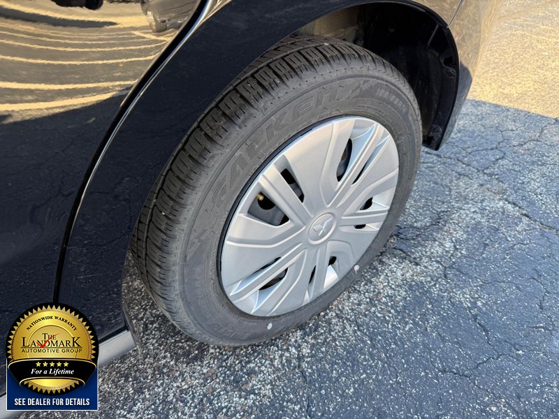 Mitsubishi Mirage Vehicle Full-screen Gallery Image 19