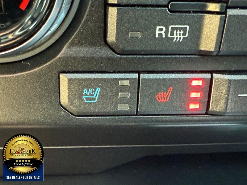 Ford F-150 Vehicle Full-screen Gallery Image 14