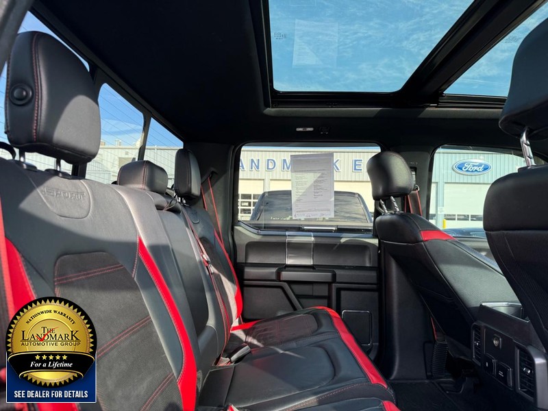 Ford F-150 Vehicle Full-screen Gallery Image 16