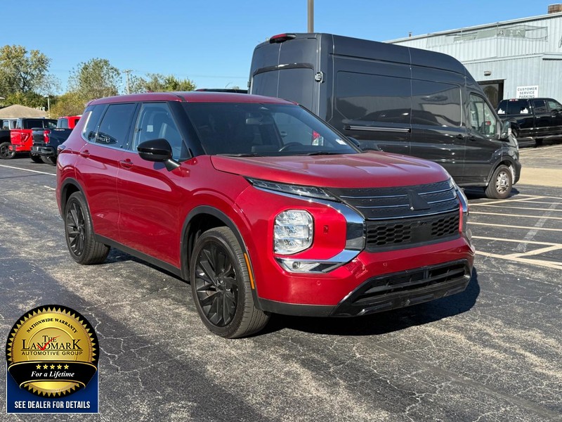 Mitsubishi Outlander Vehicle Full-screen Gallery Image 2