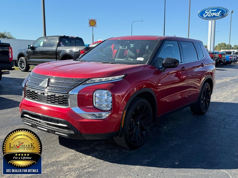 Mitsubishi Outlander Vehicle Full-screen Gallery Image 5