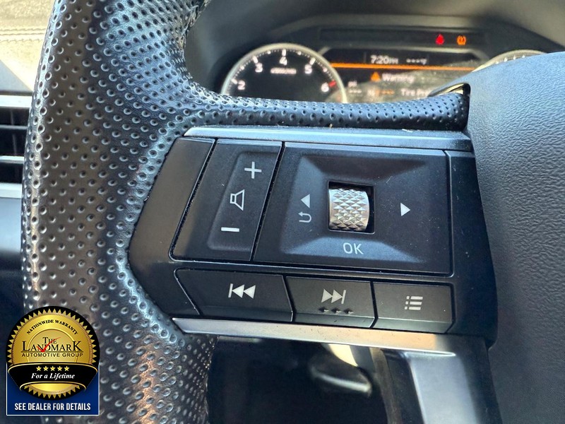 Mitsubishi Outlander Vehicle Full-screen Gallery Image 10