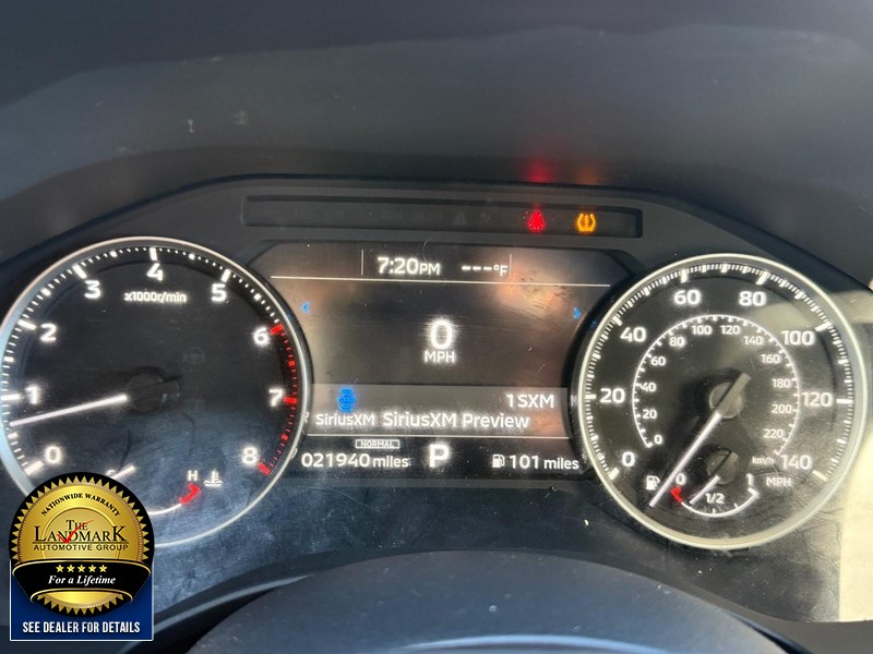 Mitsubishi Outlander Vehicle Full-screen Gallery Image 12