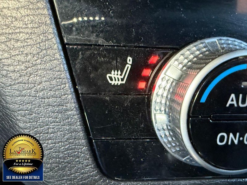 Mitsubishi Outlander Vehicle Full-screen Gallery Image 14