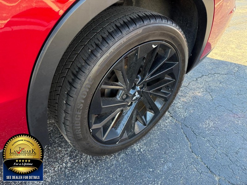 Mitsubishi Outlander Vehicle Full-screen Gallery Image 21