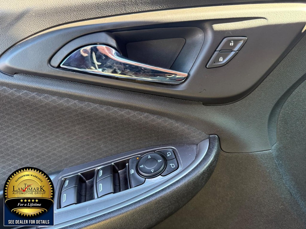 Chevrolet Malibu Vehicle Full-screen Gallery Image 08