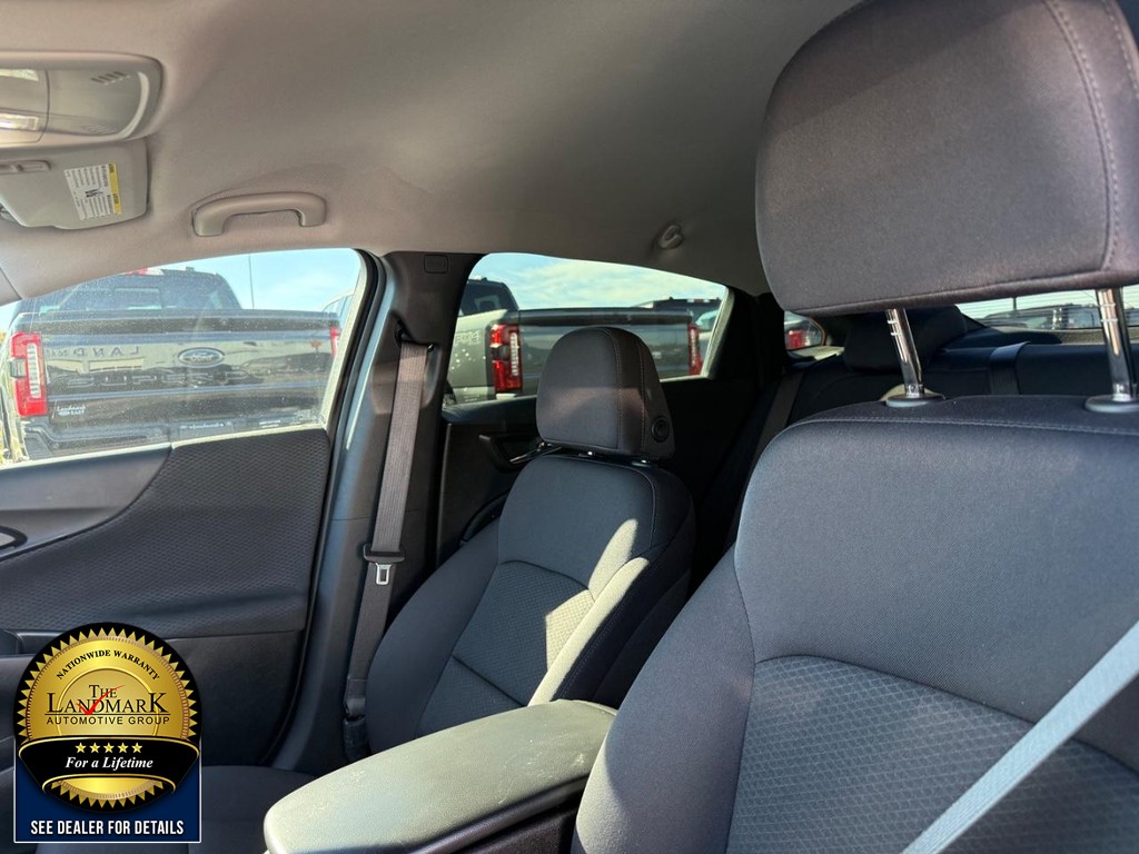 Chevrolet Malibu Vehicle Full-screen Gallery Image 09