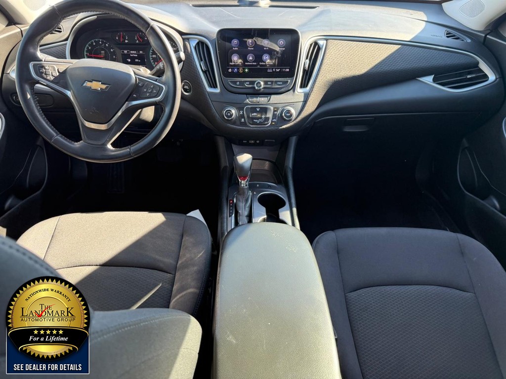 Chevrolet Malibu Vehicle Full-screen Gallery Image 15