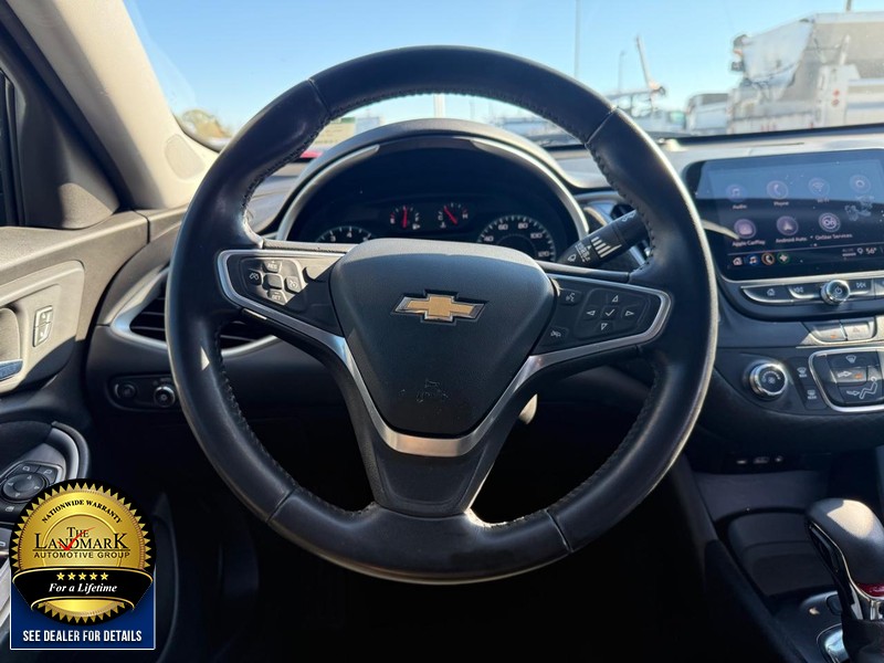 Chevrolet Malibu Vehicle Full-screen Gallery Image 16
