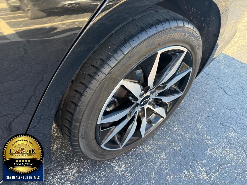 Chevrolet Malibu Vehicle Full-screen Gallery Image 19