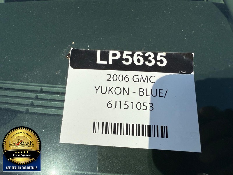 GMC Yukon XL Vehicle Full-screen Gallery Image 5