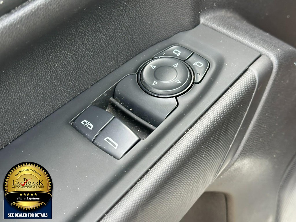 Chevrolet Silverado 1500 Vehicle Full-screen Gallery Image 8