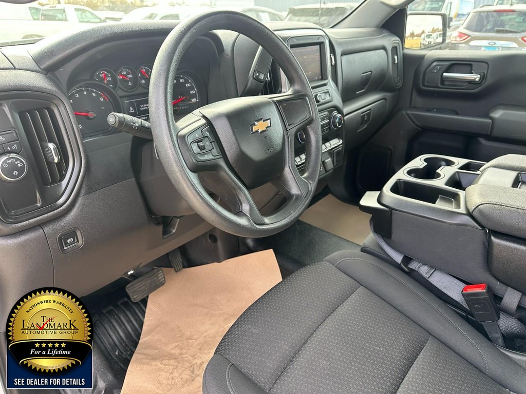 Chevrolet Silverado 1500 Vehicle Full-screen Gallery Image 9