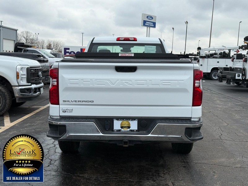 Chevrolet Silverado 1500 Vehicle Full-screen Gallery Image 7