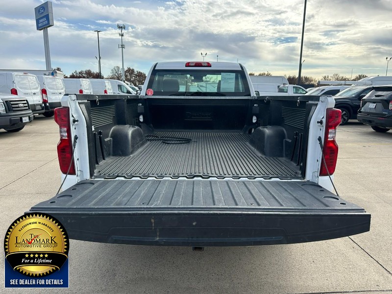 Chevrolet Silverado 1500 Vehicle Full-screen Gallery Image 8