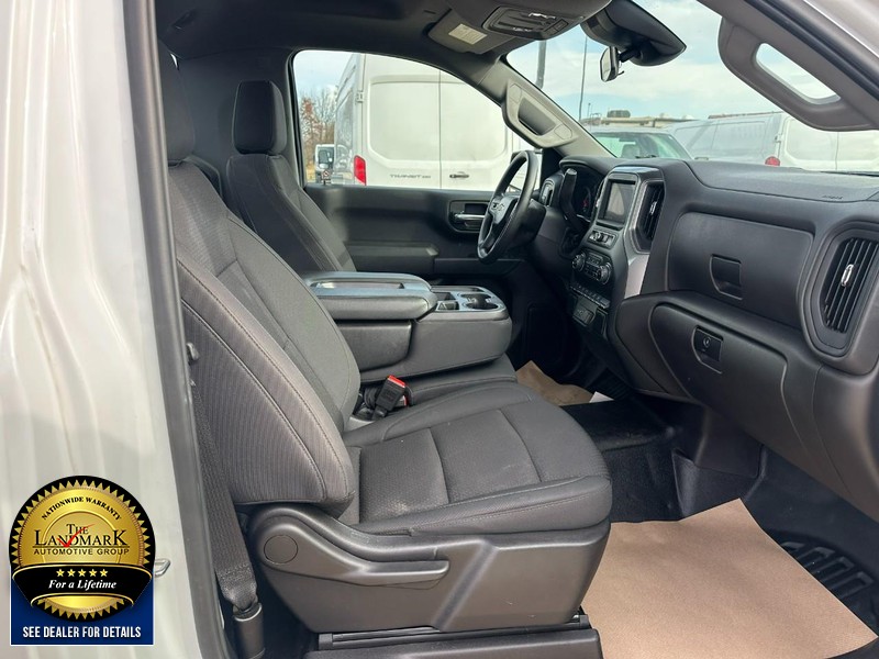 Chevrolet Silverado 1500 Vehicle Full-screen Gallery Image 10