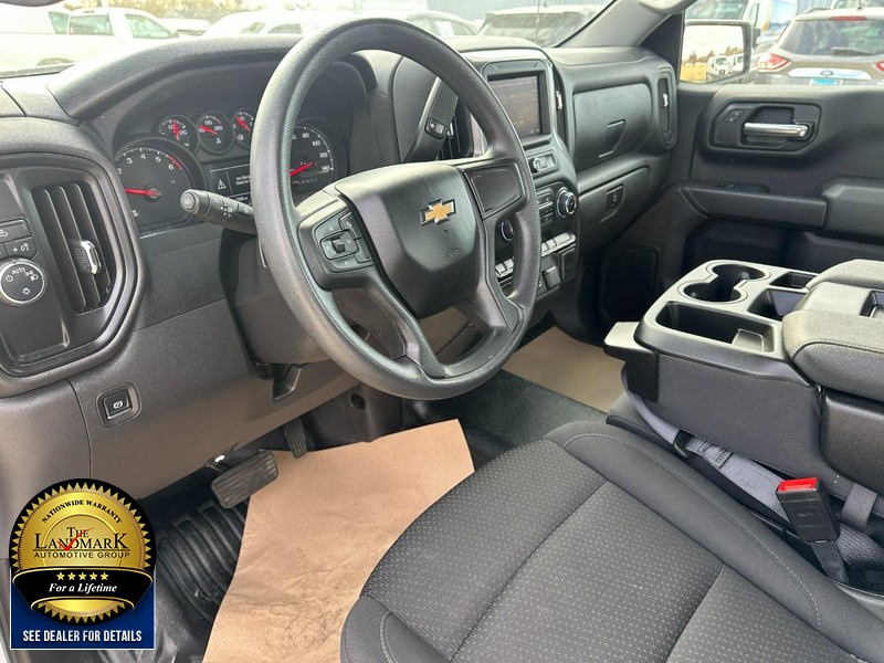 Chevrolet Silverado 1500 Vehicle Full-screen Gallery Image 12