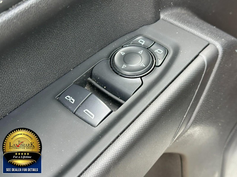 Chevrolet Silverado 1500 Vehicle Full-screen Gallery Image 13