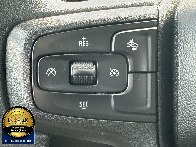 Chevrolet Silverado 1500 Vehicle Full-screen Gallery Image 15