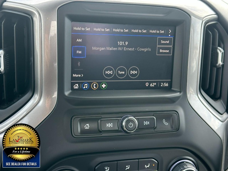 Chevrolet Silverado 1500 Vehicle Full-screen Gallery Image 17