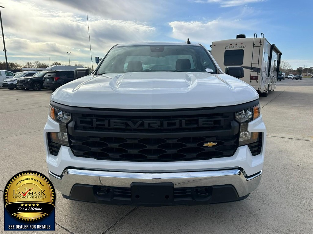 Chevrolet Silverado 1500 Vehicle Full-screen Gallery Image 2